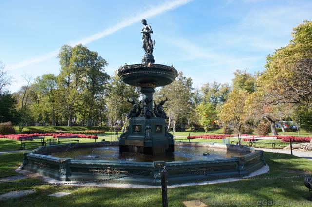 Large water fountain at Halifax Public Gardens.jpg