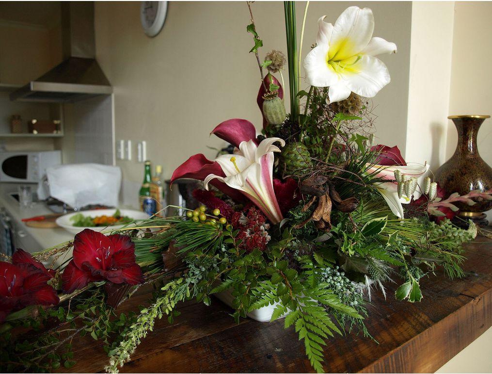 christmas flowers and arrangement.JPG
