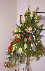 Christmas wedding flowers.JPG