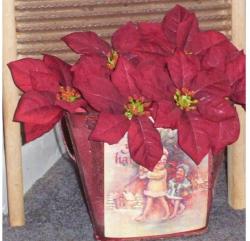 Paper christmas flowers.JPG