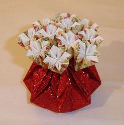 Picture of Christmas vase of flowers.JPG