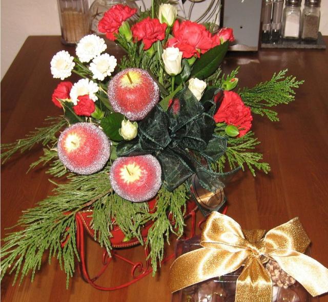Christmas flower arrangement.JPG