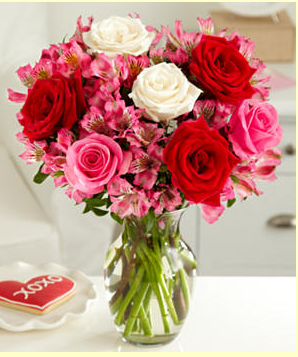 Romance valentine bouqet with heart shaped cockie.PNG