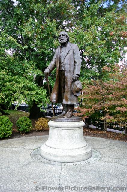 Everette Hale statue at Boston Public Garden.jpg