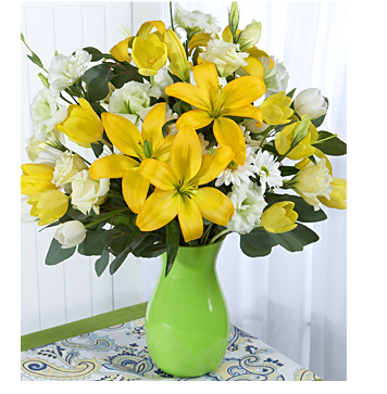 Mother's day flowers gift in whtie and bright yellow.PNG