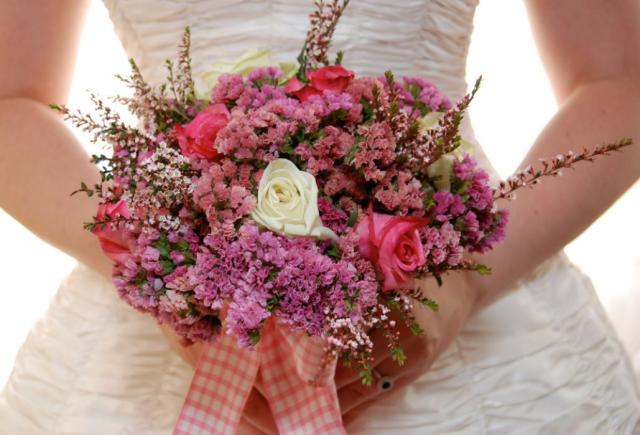 Pink flowers wedding bouquet pictures.JPG