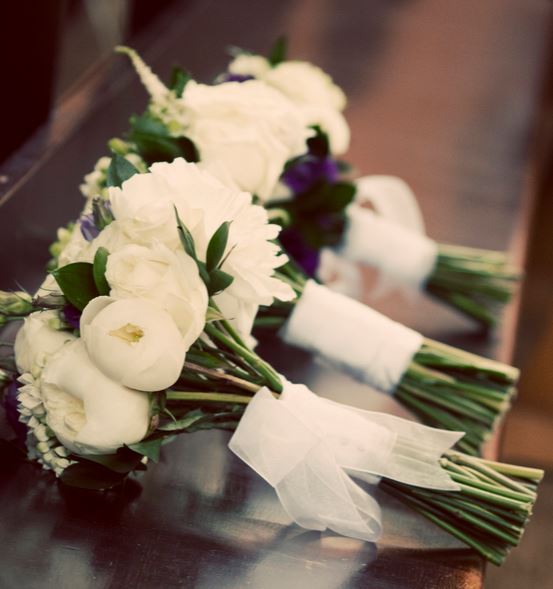Bridesmaid bouquets.JPG