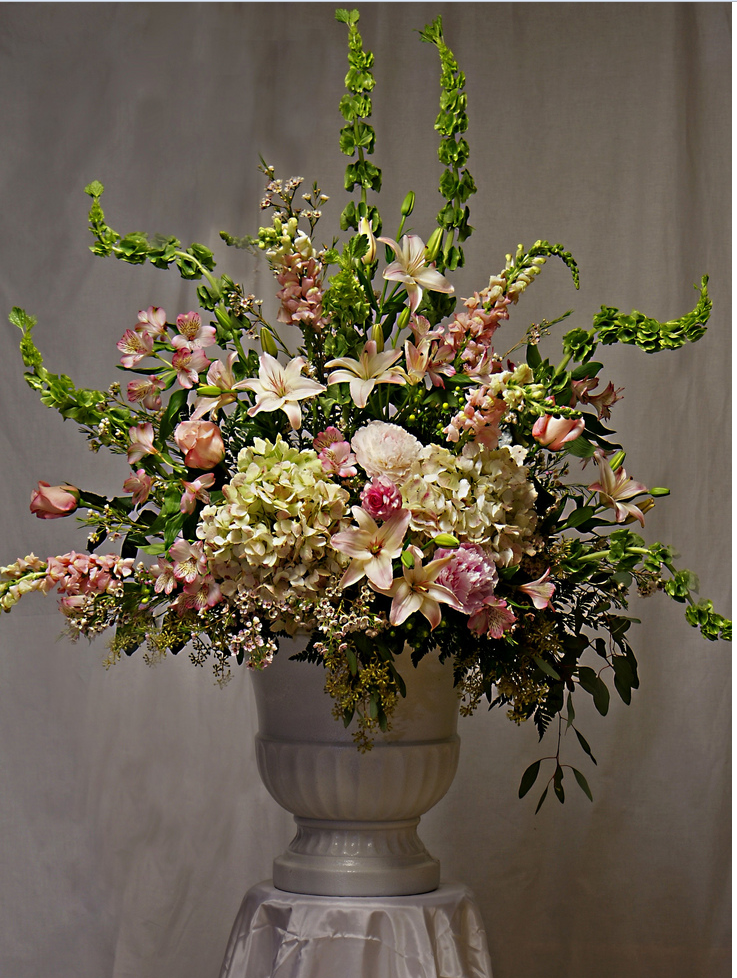 Flower arrangement for wedding.PNG