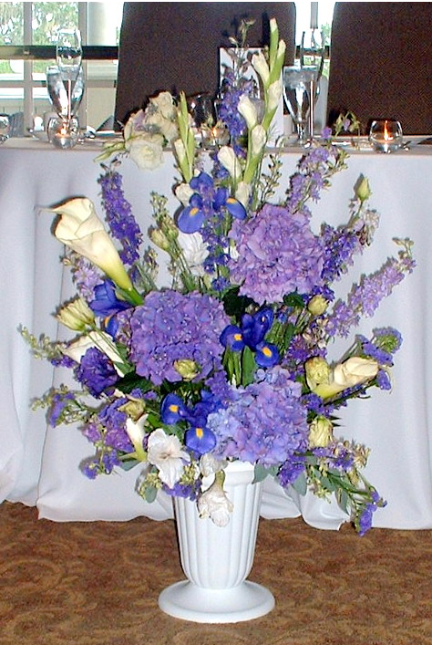 Hydrangea and calla altar arrangement pictures.PNG
