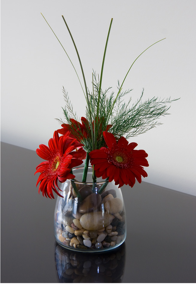 Red Wedding Flower Arrangement images.PNG