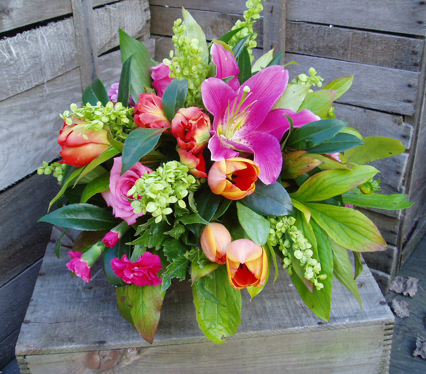 Summer Wedding arrangement.PNG