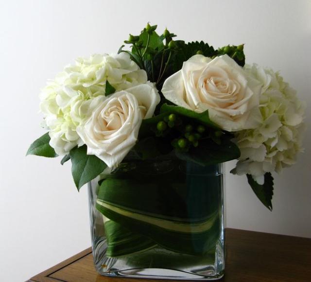 White roses wedding centerpiece photos.JPG