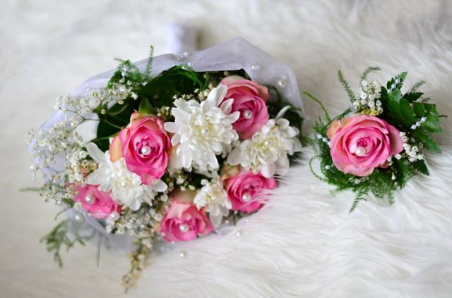 Wedding bouquet with pink and white flowers.JPG