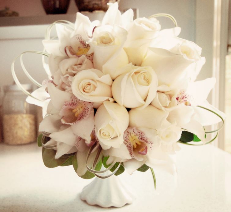 White flowers bouquet pictures.JPG