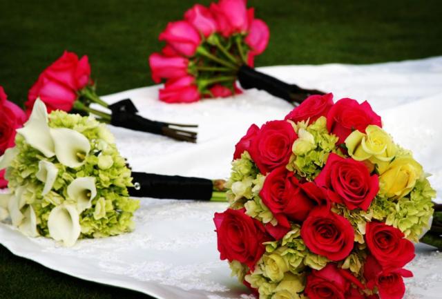 Summer wedding bouquets pictures.JPG