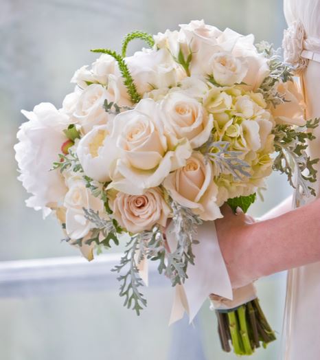 Cream roses wedding bouquet picture.JPG