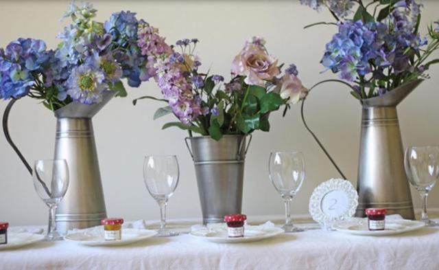 Country style wedding reception table decoration pictures.JPG