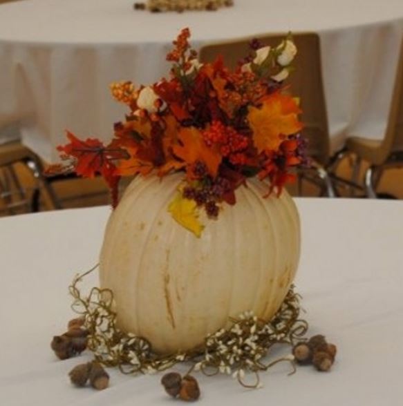 Halloween centerpiece pictures.JPG