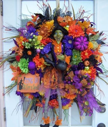 Witch halloween wreath.JPG