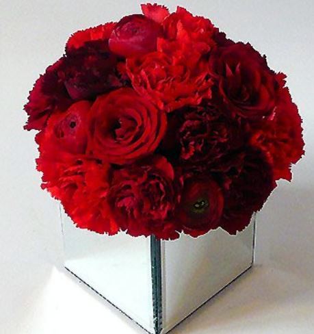 Modern Valentines day flowers centerpiece photos