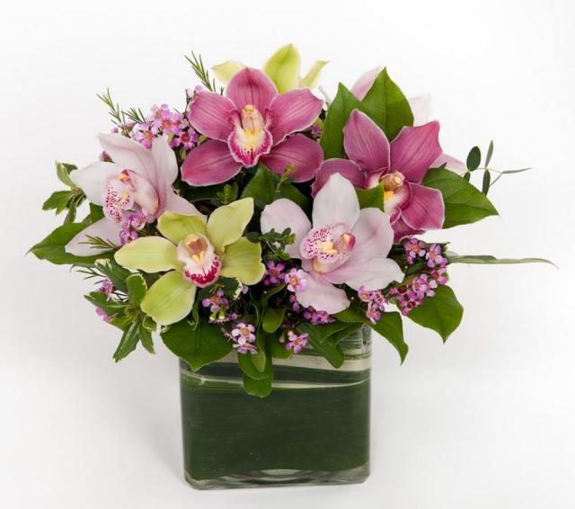 Summer wedding centerpiece photos with tropical flowers