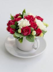 Cute Arrangement of Small Roses in a Ceramic Cup & Plate.JPG