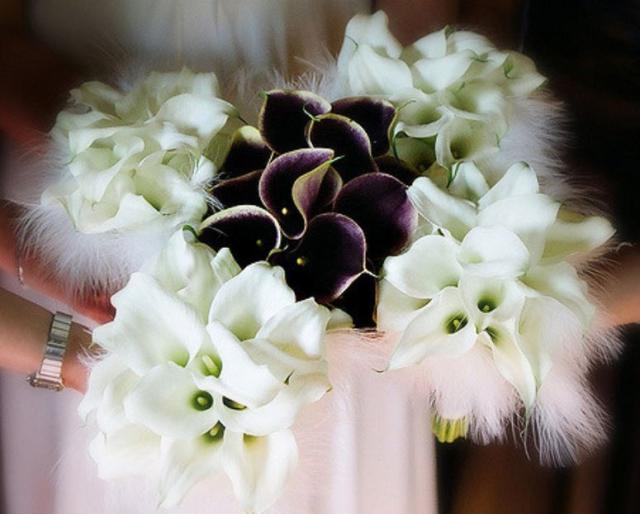 Unique bridal bouquets with feathers