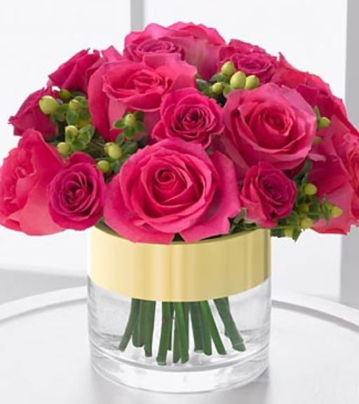Hot pink roses center piece picture