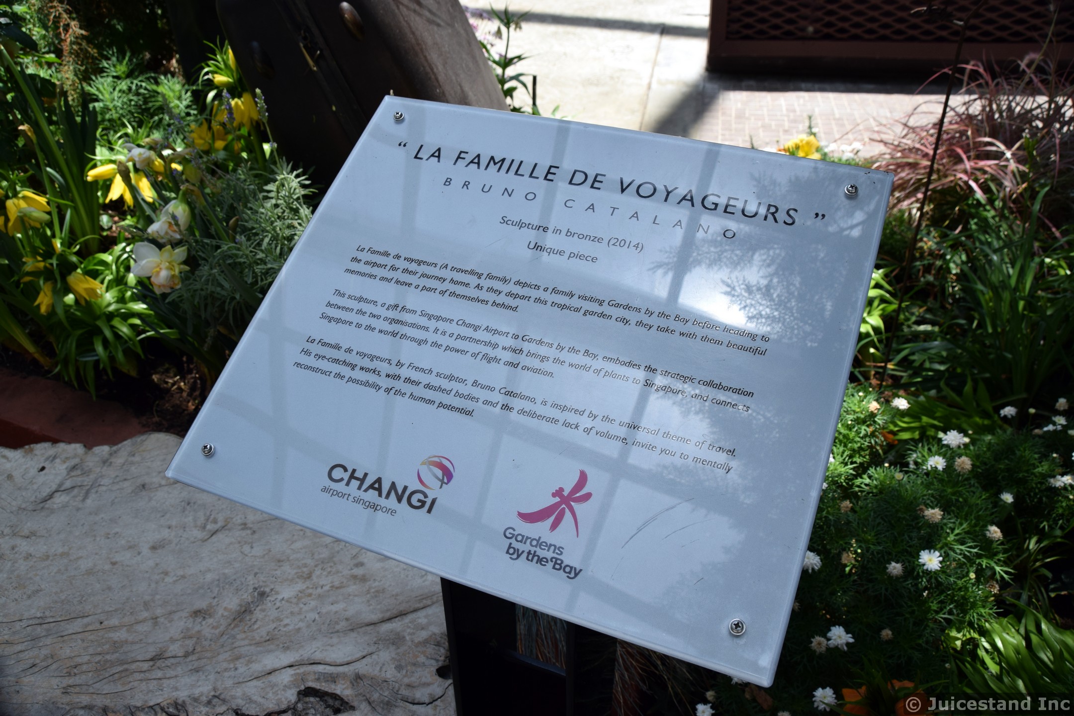 La Famille de Voyageurs by Bruno Catalano