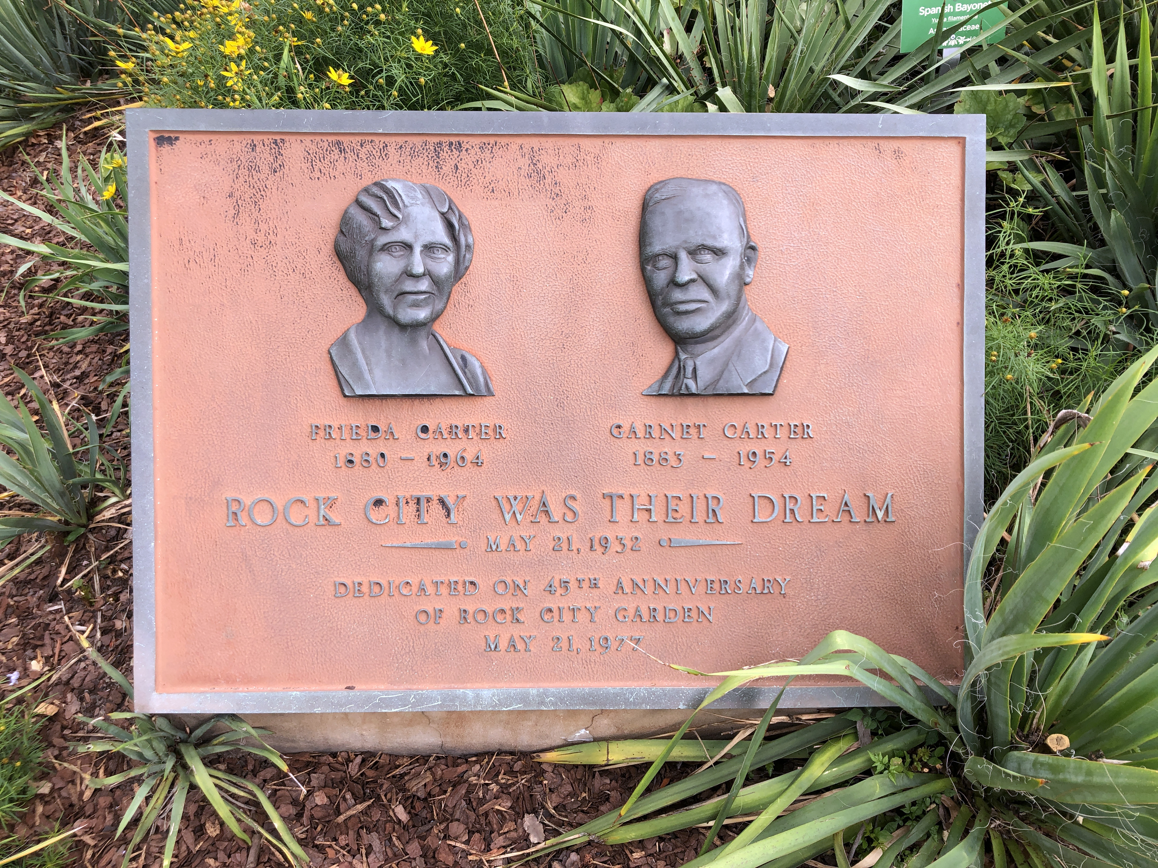 Frieda Carter and Garnet Carter Plaque