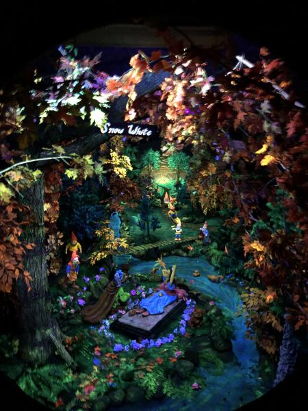 Snow White and 7 Dwarves at Fairyland Caverns
