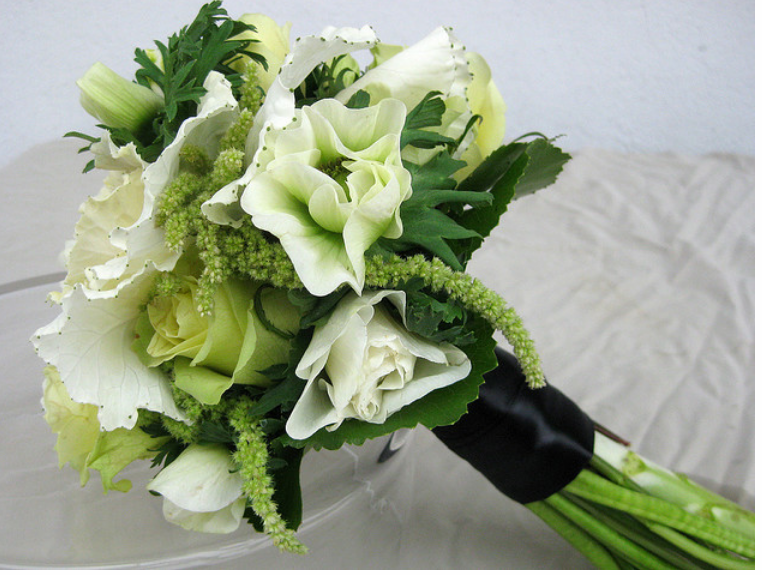 white and black bouquet.PNG