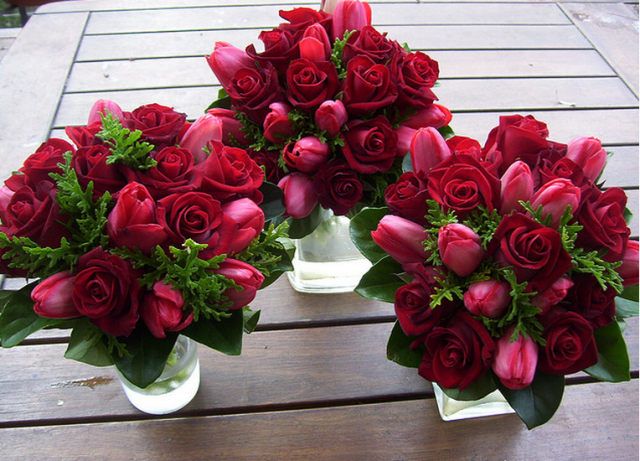 Red Rose Bouquets.PNG
