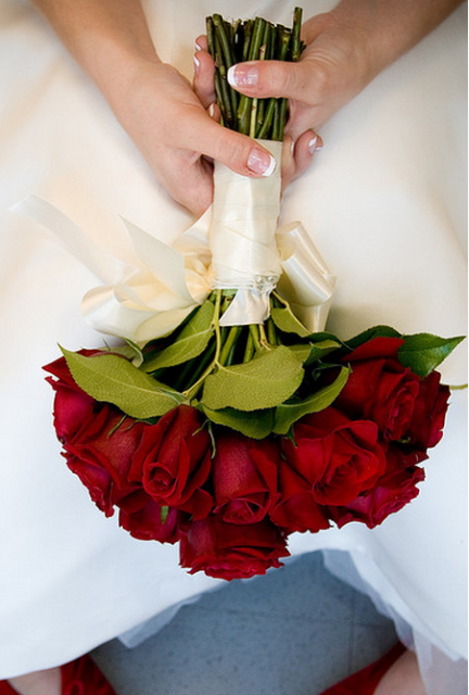 Simple red roses bouquets for weddings.PNG