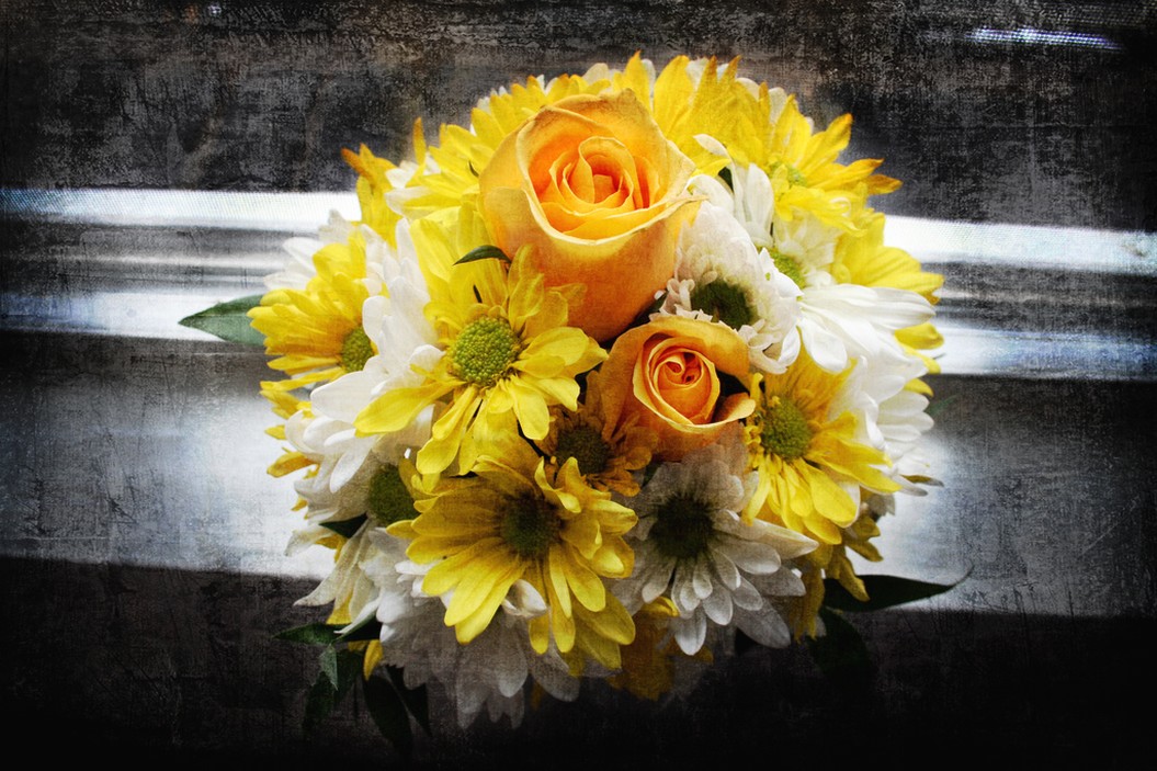 daisy wedding bouquet.jpg