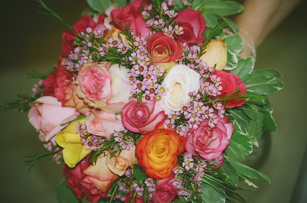 colorful roses wedding bouque.jpg