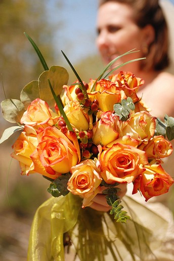 orange rose wedding bouquet photo.jpg