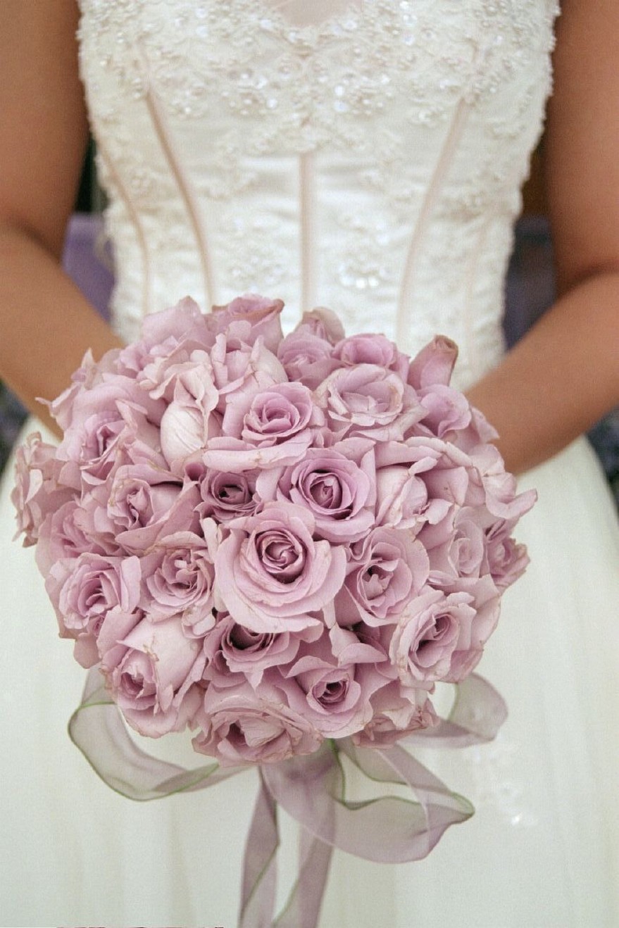 light purple roses wedding bouquet.jpg