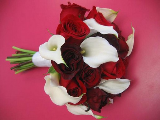 picture of elegant wedding bouquet.jpg