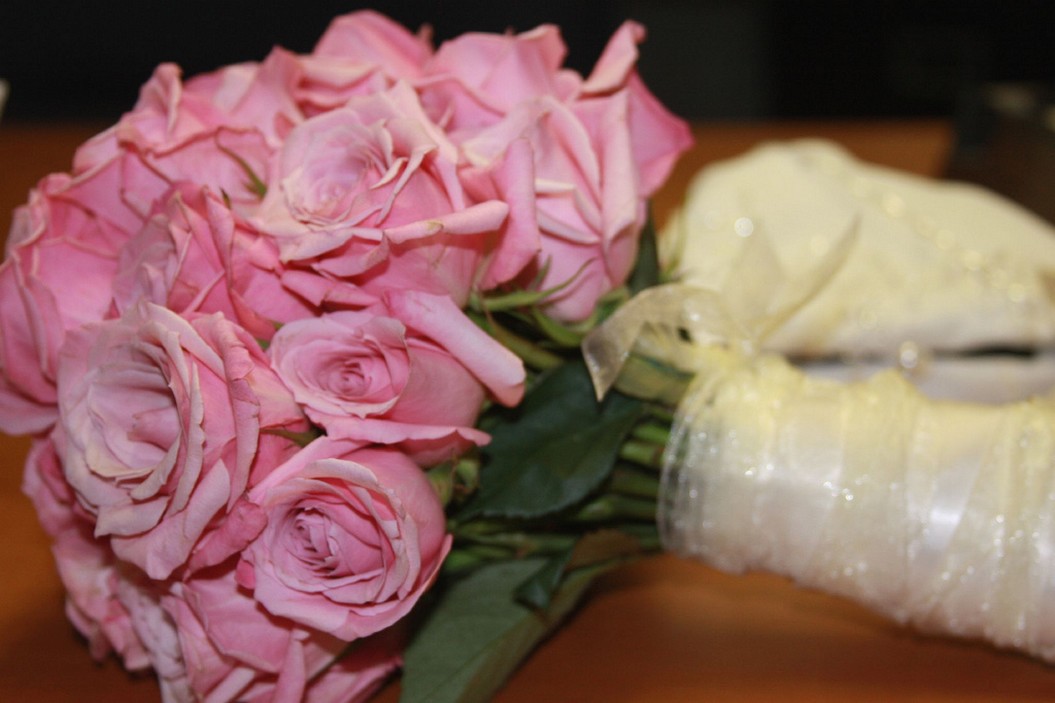 pink roses wedding bouquet.jpg