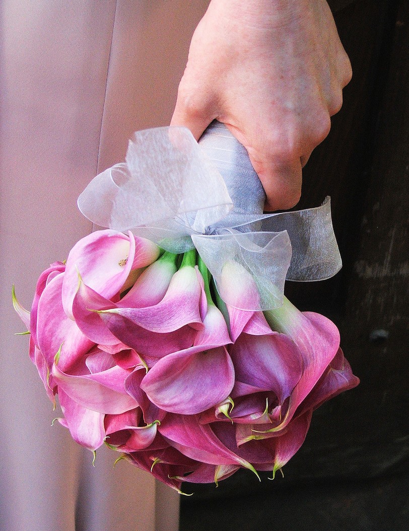 pink lilies wedding bouquet.jpg