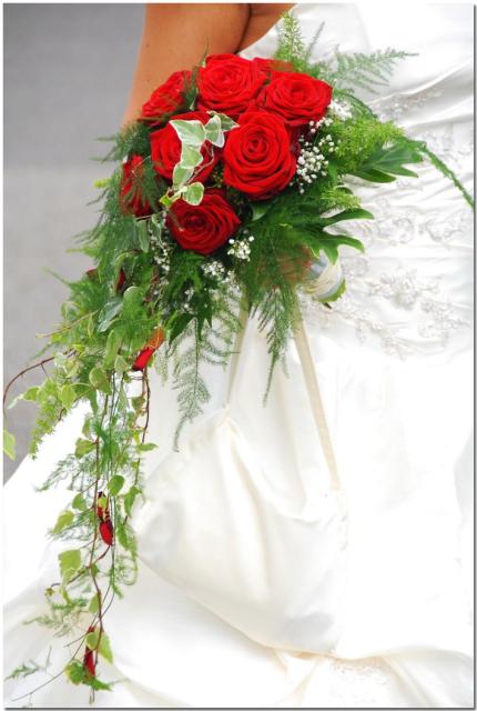 red rose wedding bouquet pictures.jpg