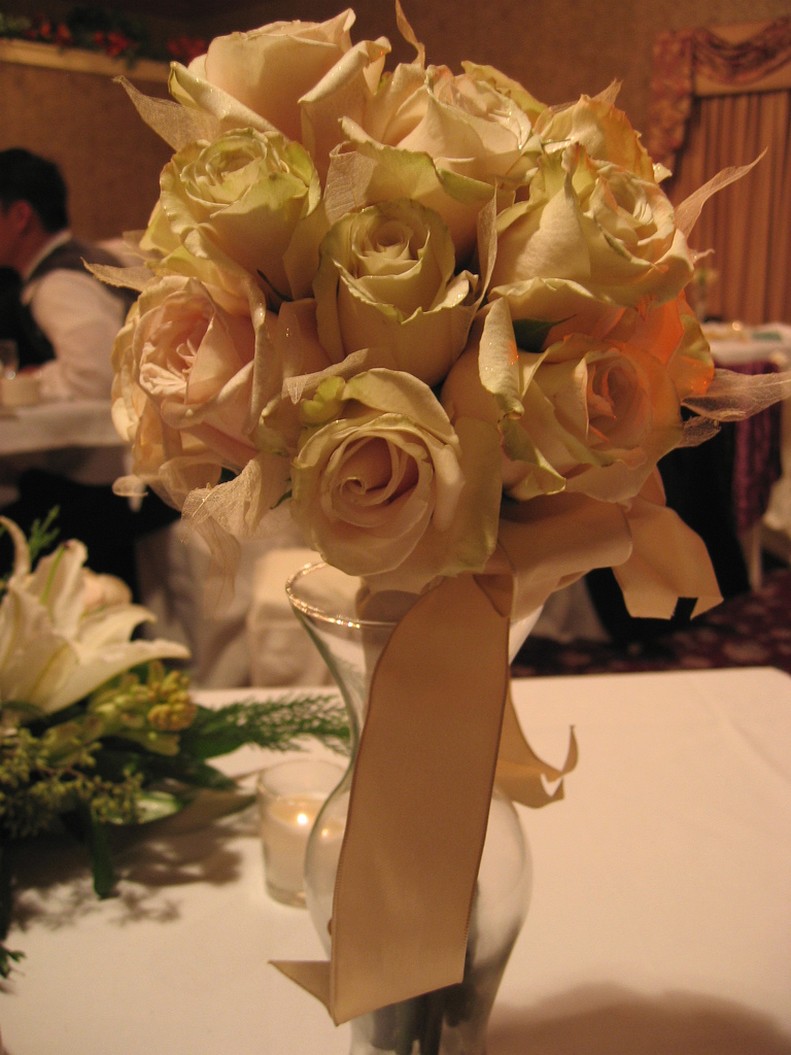 roses bridal bouquet pic.jpg