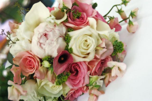 summer bride bouquet photo.jpg