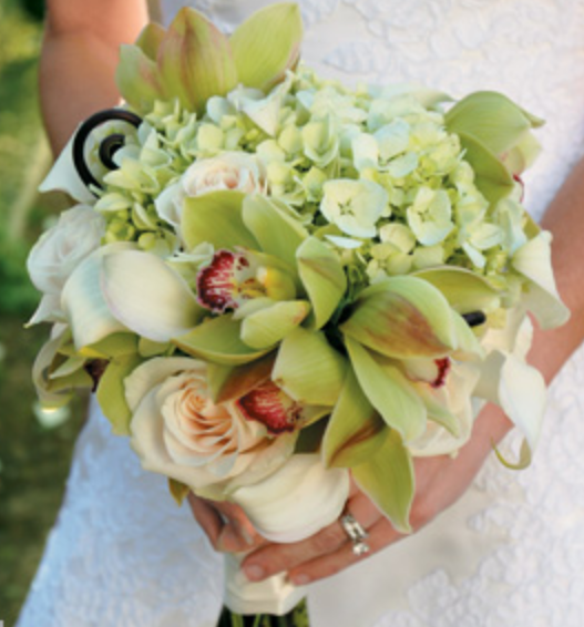 2013 chic wedding bouquet with white and green flowers.PNG
