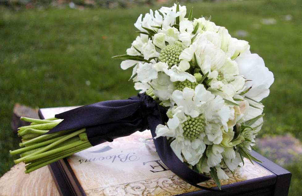 Stylish white wedding bouquet.PNG
