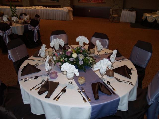 affordable wedding center pieces.jpg
