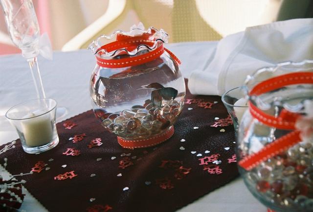 do it yourself wedding center pieces.jpg