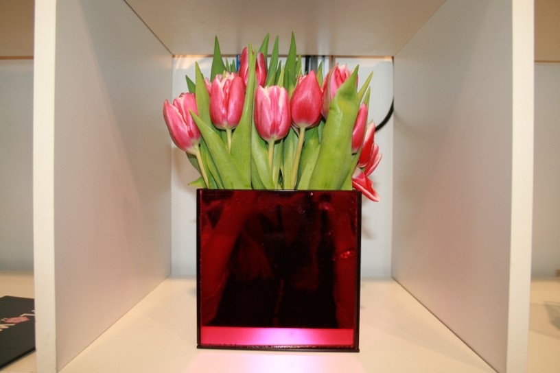 Tulip Table Centre Piece pic.jpg