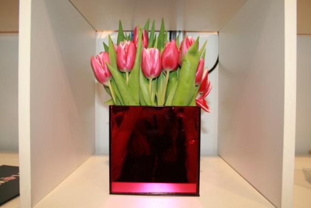 Tulip Table Centre Piece pic.jpg